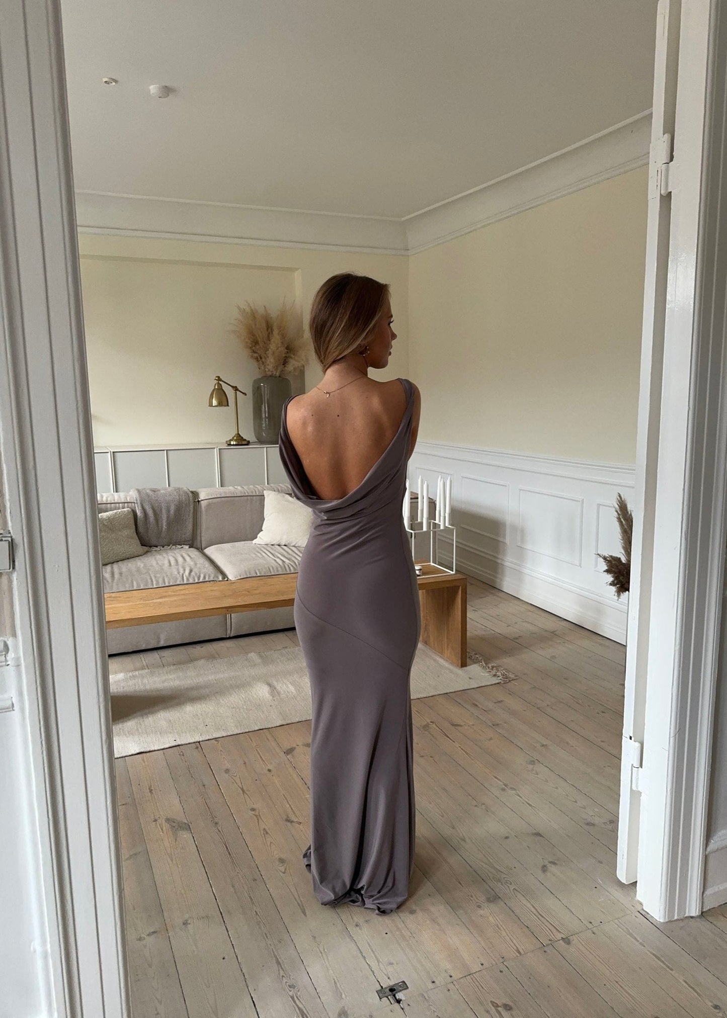 Flora – Robe longue taupe