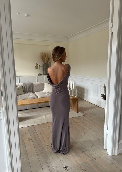 Flora – Robe longue taupe