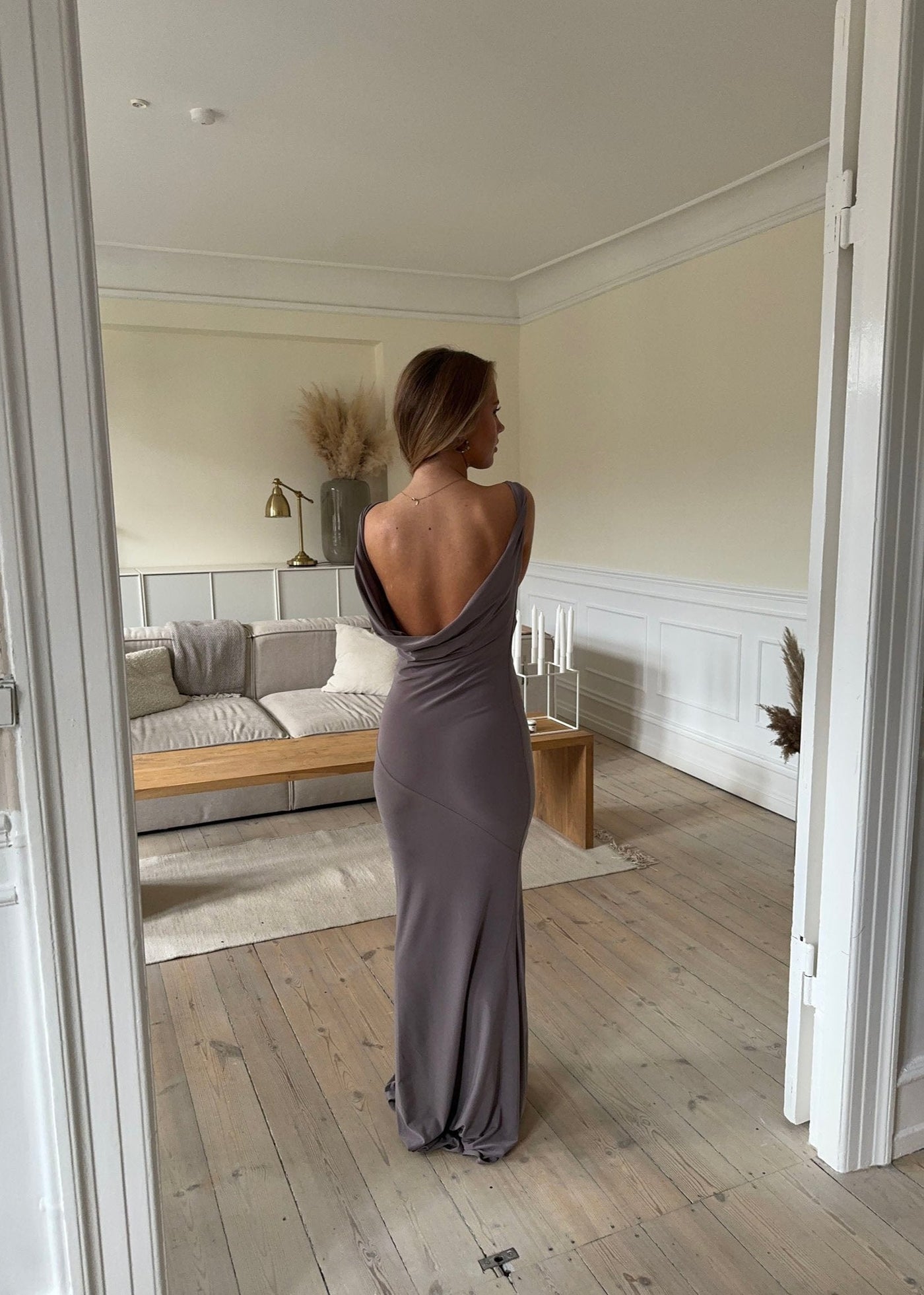 Flora – Robe longue taupe